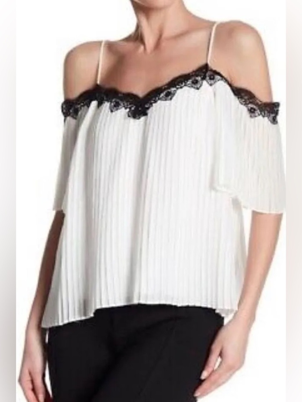 Alice + Olivia White Off-Shoulder Lace Trim Women's Top